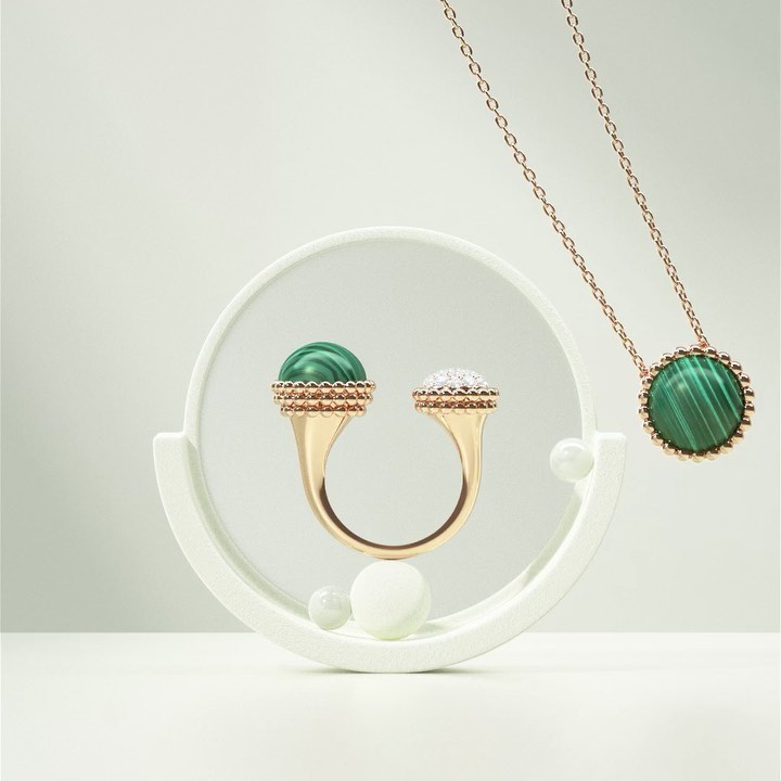 Van Cleef & Arpels - Tik tok, the clock is ticking! Discover the mesmerizing universe of Illustrator @friedrich.neumann where malachite and yellow gold enliven the Perlée collection.
#VCAperlee #VanCl...