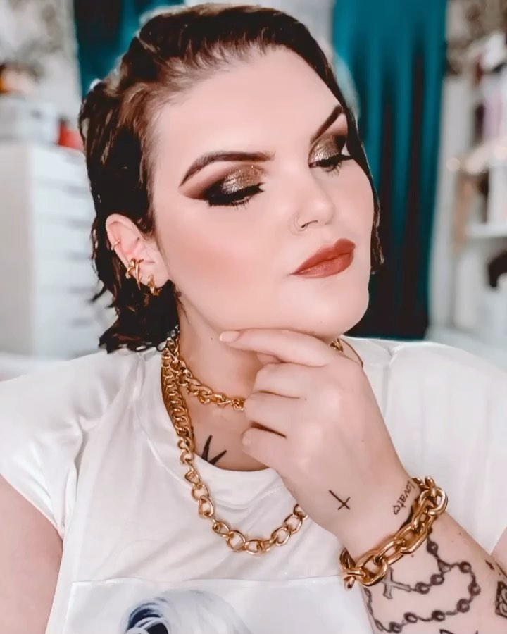 Francisca Joias Contemporâneas - ✨ Dia de tutorial de maquiagem poderosa pra vocês arrasarem muito nesse sábado!! 😍 Não esqueça dos acessórios miga, eles fazem toda diferença no look também, todos os...