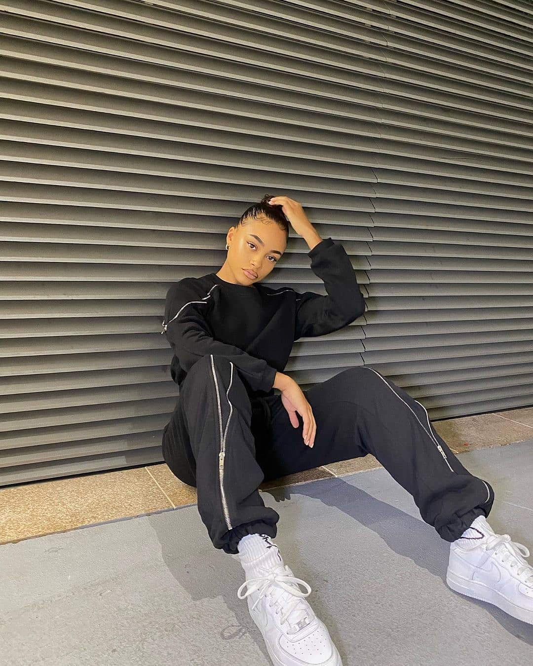 boohoo - Ultimate chill 🔗 
​Shop @lozvassallo's look 🔎  FZZ49276, FZZ49275