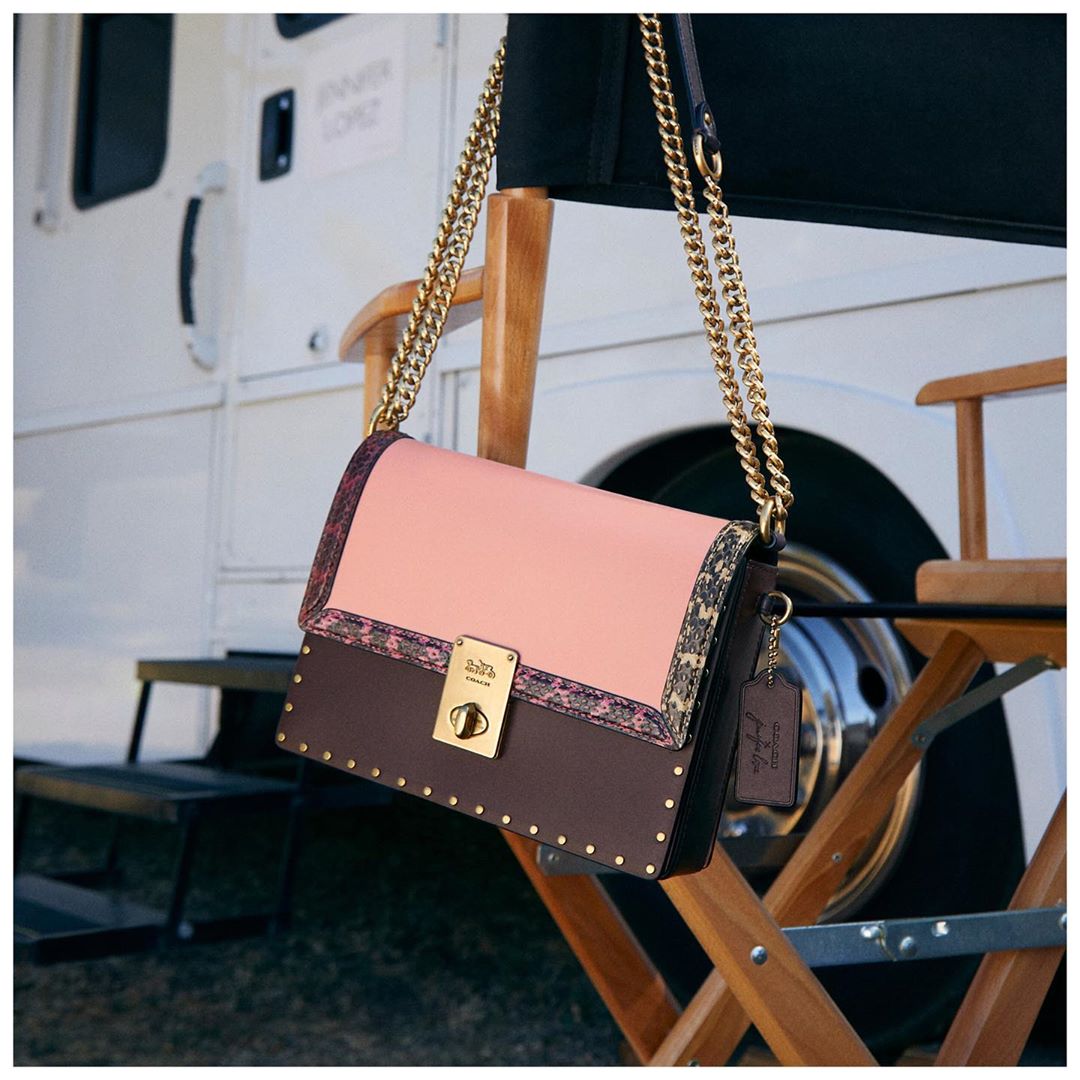 Coach - Let’s take five. Drop a 💗 if you love J.Lo’s limited-edition Hutton as much as we do. #CoachxJLo #CoachNY