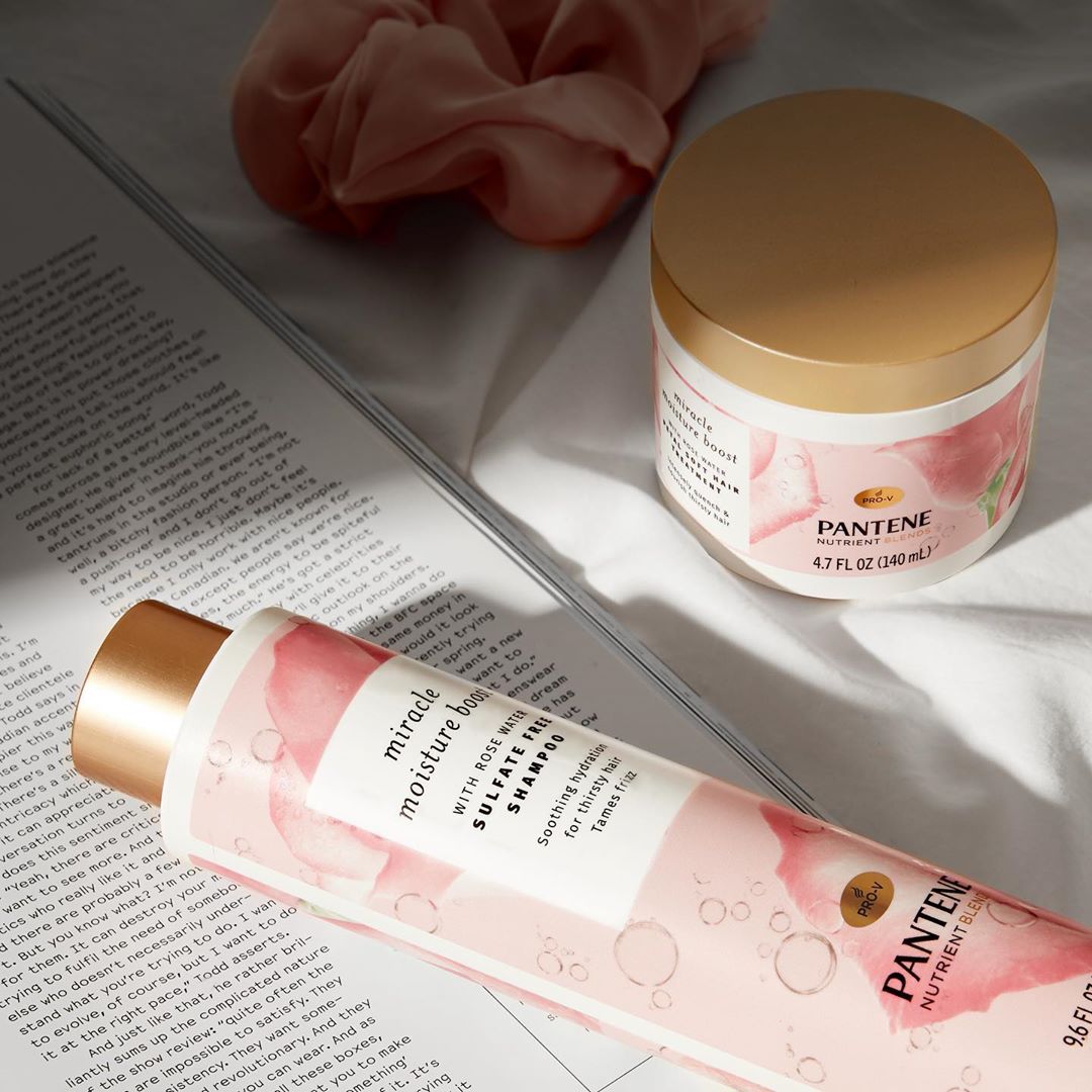 Pantene Pro-V - What's your fave: Shampoo & Mask or Shampoo & Conditioner? 👯‍♀️ Vote below!
.
.
.
.
#sulfatefree #rose #rosewater #hairmask #moisture