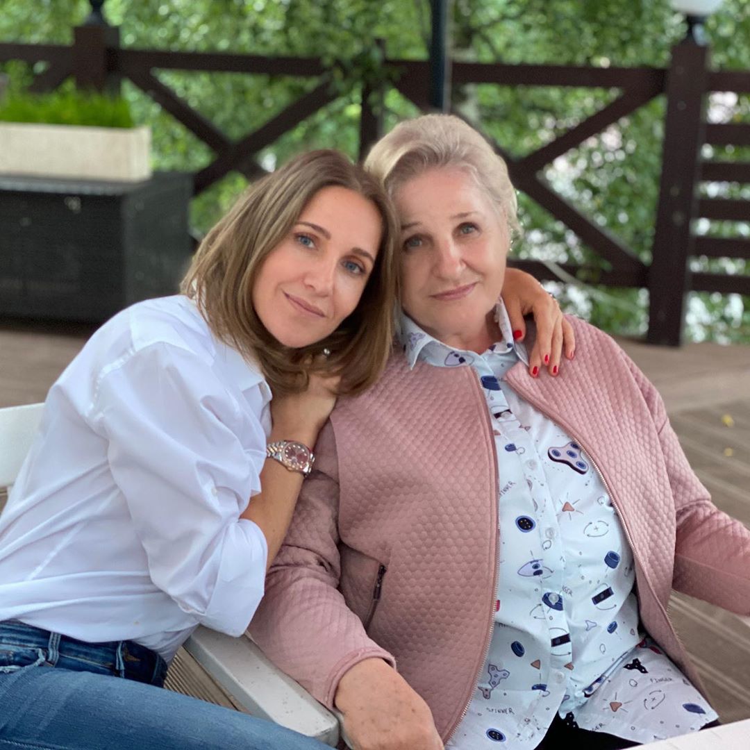 Julia Kovalchuk/Юлия Ковальчук - Моя любимая Мамулечка @kovalchuk1234 ))) с Днем рождения, моя  красавица))Мы давно не смотрим в паспорт, потому что в душе ты озорная неугомонная девчонка) Благодарю Б...