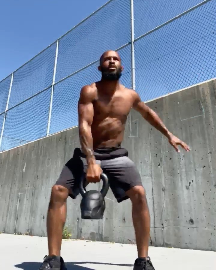Onnit - Kettlebell Flow with @mighty
-⁠
#onnit #getonnit #kettlebellflow #fitness