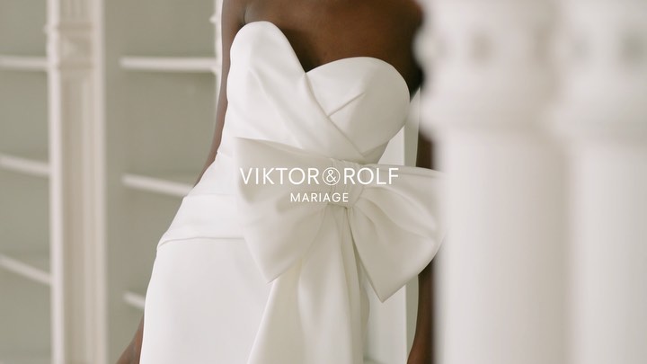 Viktor&Rolf - Viktor&Rolf Mariage SS21 @viktorandrolfmariage - Dramatic Bow Mermaid - The gown features a graphic sweetheart bodice that drapes into an oversized bow. By @rubenduipmans <3 VR