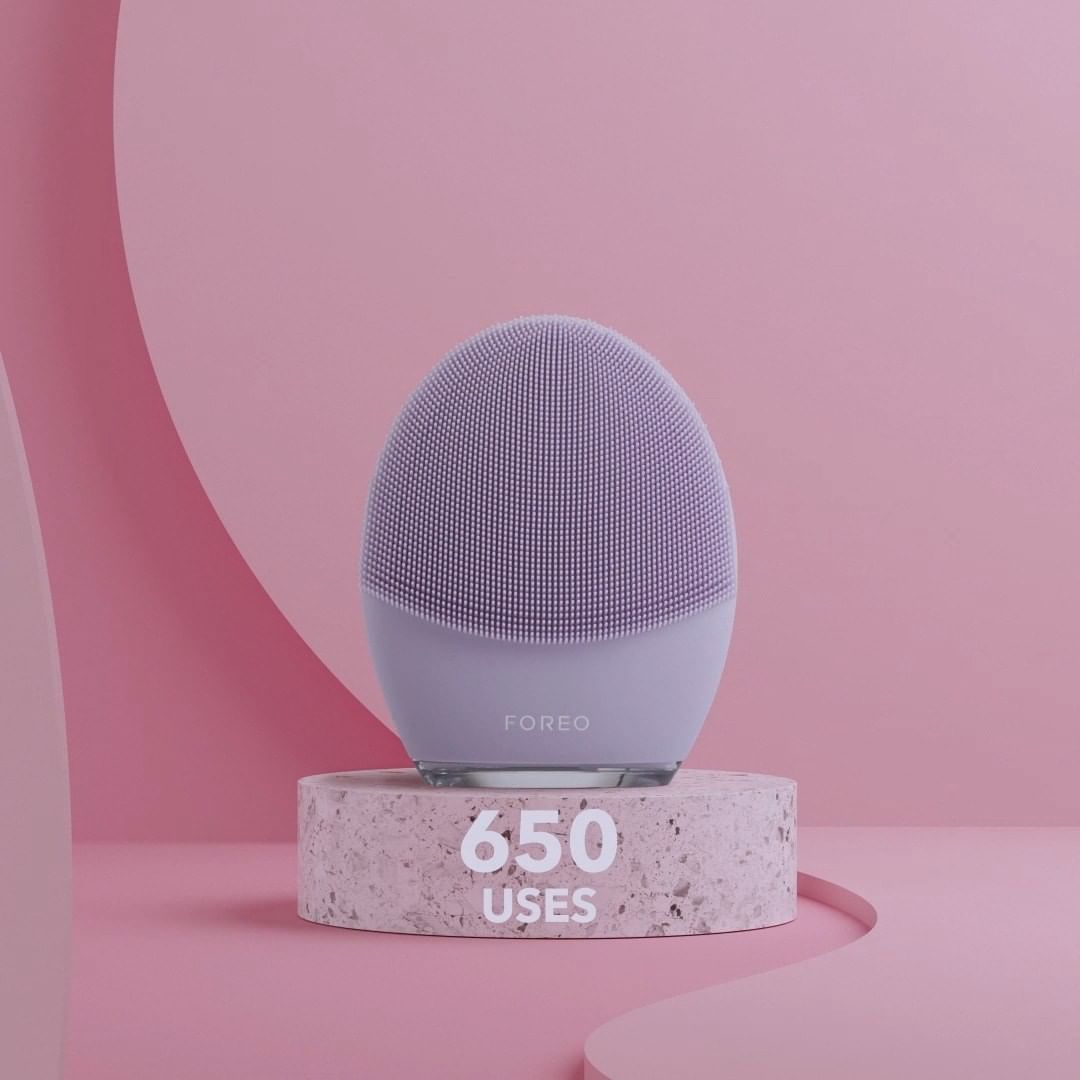 FOREO - Up to 650 uses on just one charge 😲?! The unstoppable LUNA 3 needs no charging for almost a whole year, because its superior battery simply won’t quit. If you love charging often, this might n...