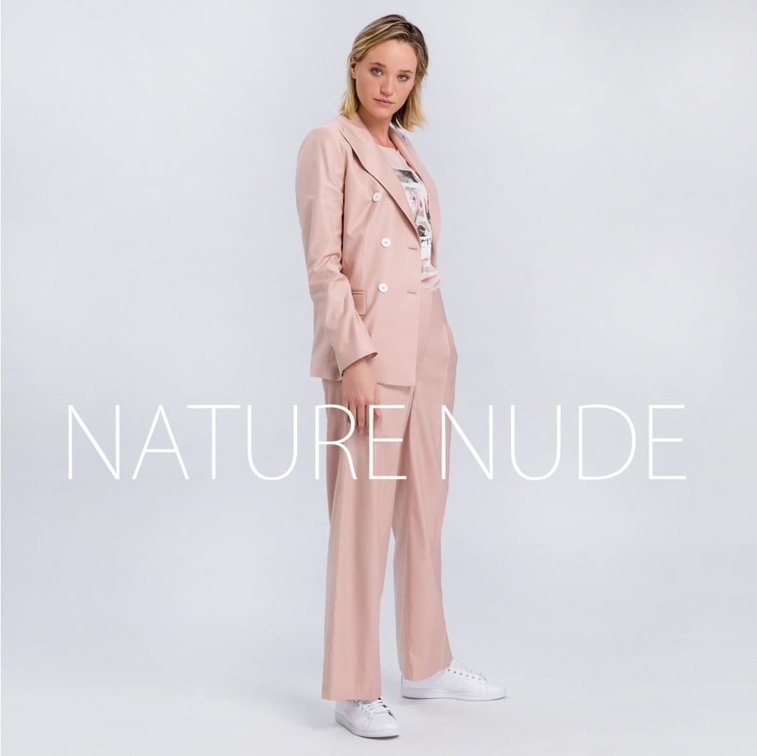 Marc Aurel - There are just those pieces that every woman must have in her closet - and a great fitting suit is certainly one of them. Discover Nature Nude and have a happy weekend...
.
.
#marcaurelfa...