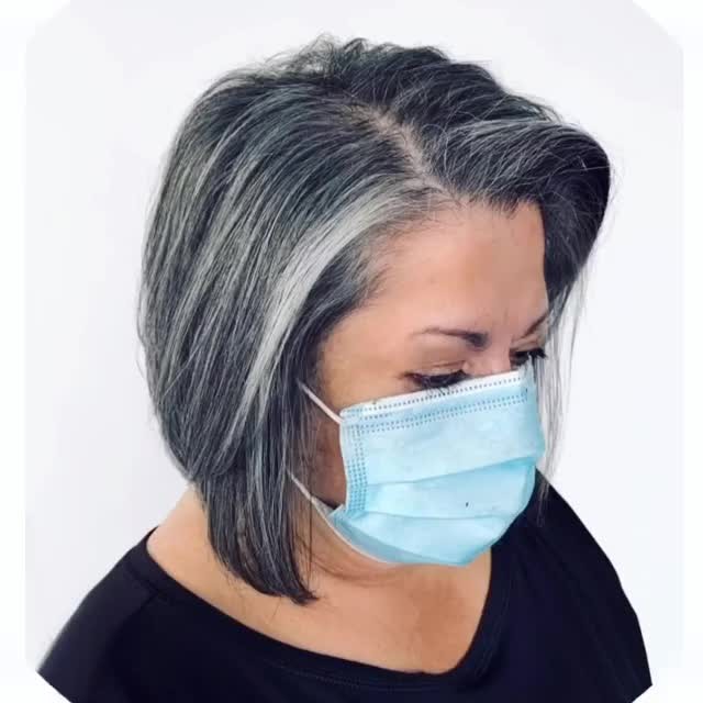 Matrix - 🧂Serving you Salt & Pepper by @pati.rodrigz 
Let’s face it, after quarantine we learned some of our clients are opting in for a low maintenance look and seeking to blend & match their natural...