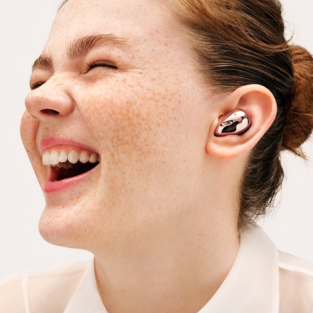 Samsung Russia - Galaxy Buds Live — это беспроводные наушники с сочным басом, чистейшим звуком, активным шумоподавлением и необычным дизайном 😏

Кстати, они уже в продаже 😎