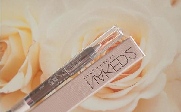 Quiere lapiz? Él es - Urban Decay 24/7 Glide-On Double-Ended Eye Pencil Naked 2 Perversion/Pistol - reseña