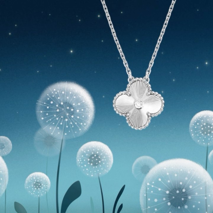 Van Cleef & Arpels - What is shining behind the dandelion in the starry night?
Discover for the first time, a new Vintage Alhambra Pendant in guilloché white gold, with the iconic central diamond. Enj...