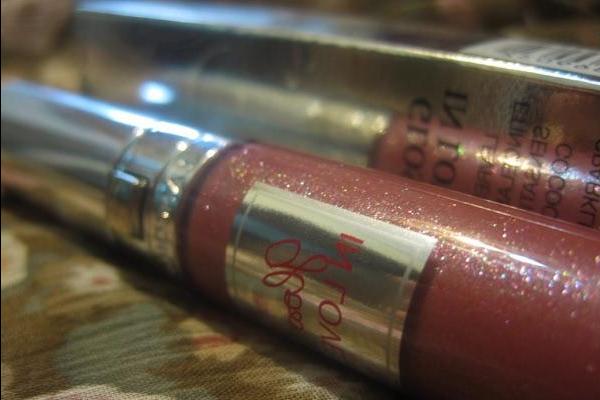 La fable de ce que j'ai acheté l'ombre Dior ou l'éclat brillant à lèvre pour un effet Lancome Gloss In Love Sparkling Lipglaze Cocooning Feel - avis