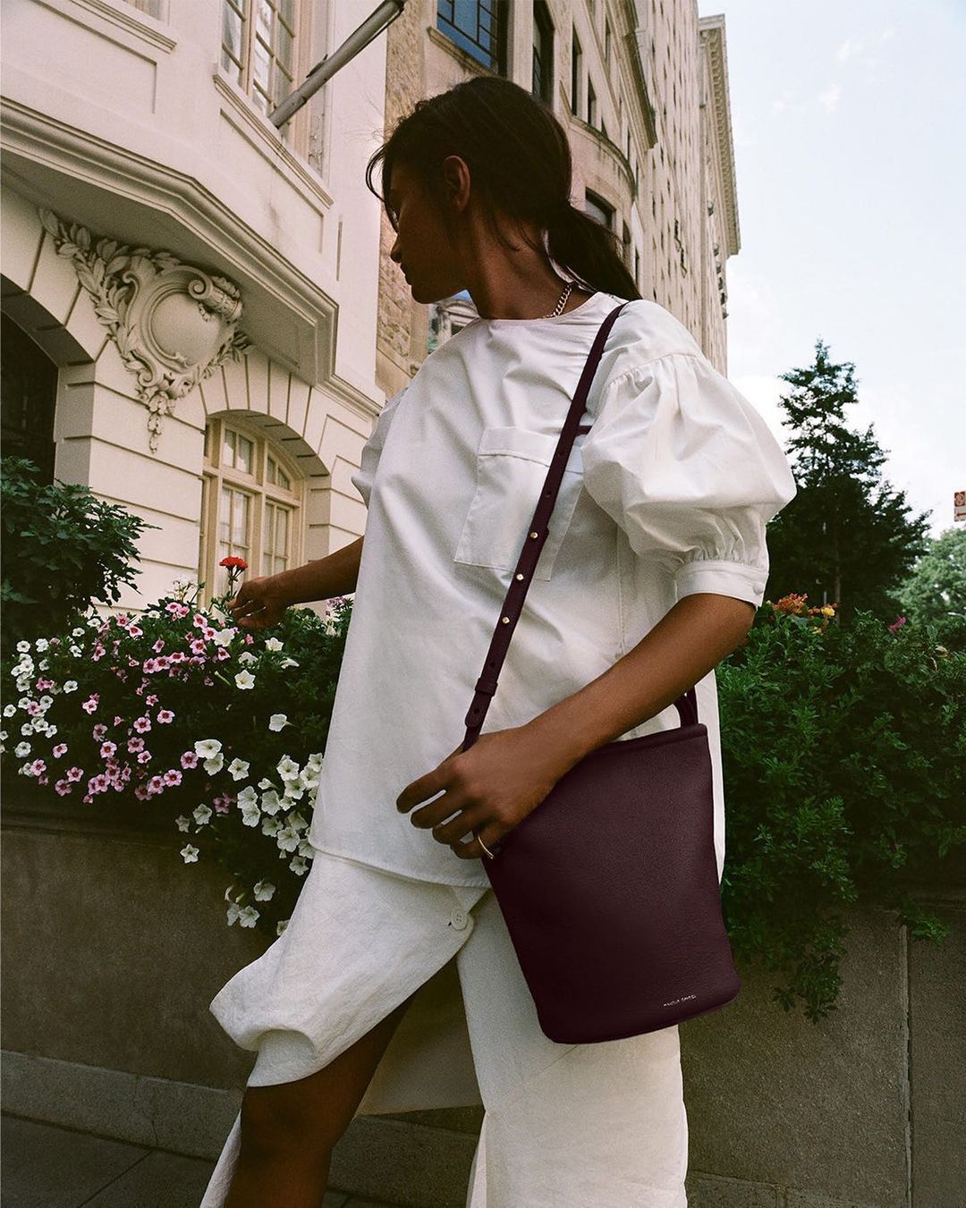 MATCHESFASHION Woman - Clean lines and a muted palette are some of the hallmarks of @mansurgavriel, with the New York-based label’s bags easily slotting into your everyday wardrobe. Food artist and fr...