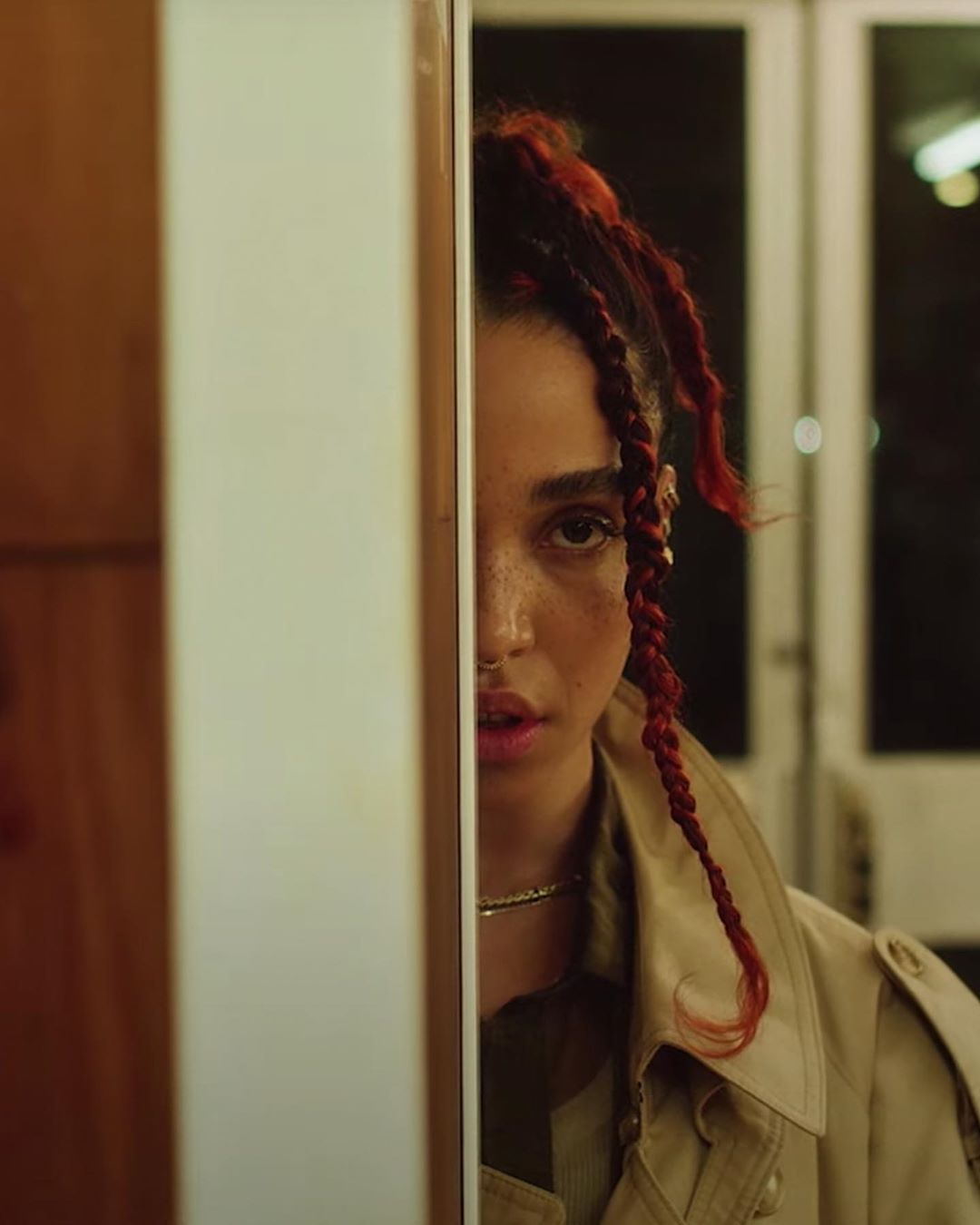 Burberry - FKA twigs #InBurberry
.
@FKAtwigs styled in the #Burberry trench coat for her music video ‘Sad Day’ - directed by @MuraiHiro