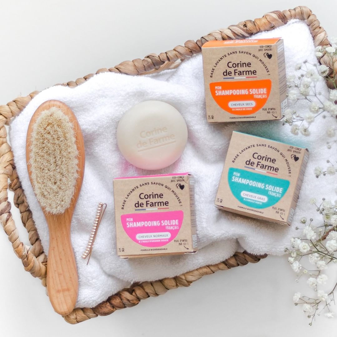 Corine de Farme France - BONS POUR LA PLANETE
Nous sommes fiers de vous présenter nos nouveaux shampooings solides Français aussi doux pour vos cheveux que pour la planète !
Une gamme 100% Clean beaut...