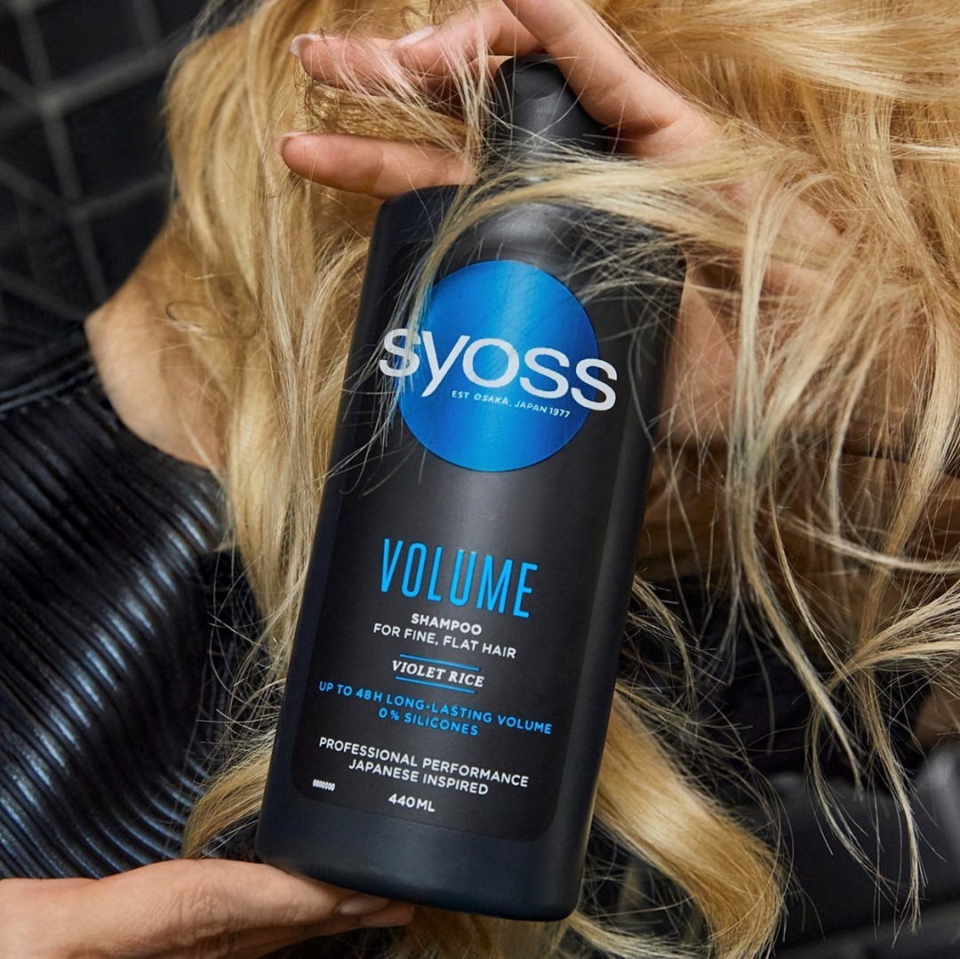 Syoss - Bye bye flat hair! 👋 With SYOSS Volume
Shampoo all your weightless-hair-dreams come
true! 💭 #syoss #getsyossed
.
.
.
#carerelaunch #syosscare #syossvolume
#syossroutine #healthyhair #volumesha...