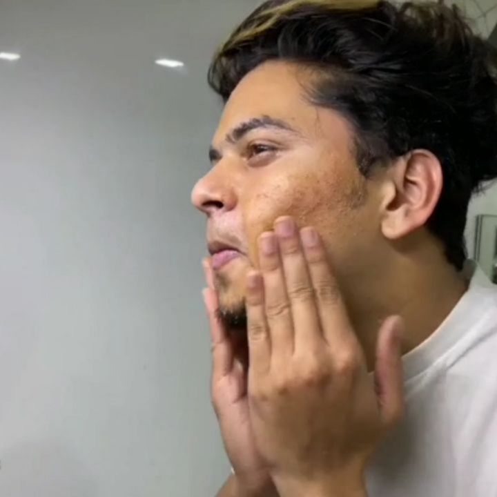 MYNTRA - This weekend, indulge in some tender loving care for your skin. @mr_heartstealer can vouch for the arabica coffee scrub for his face. With the goodness of shea butter & coconut oil, this face...