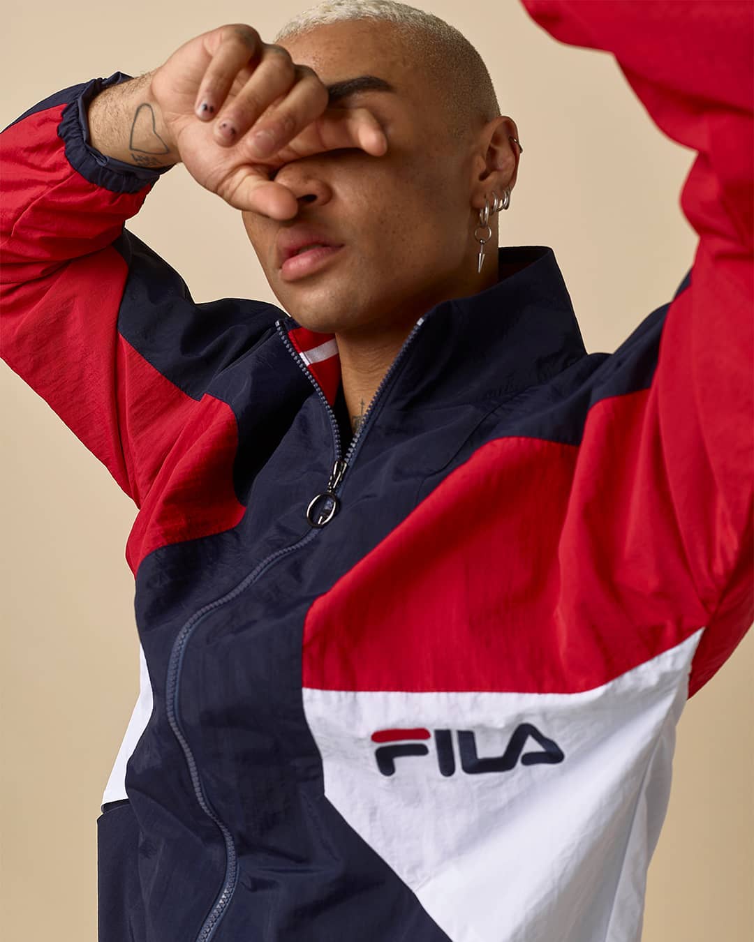 Спортмастер - Ветровка FILA — универсальная вещь в твоем гардеробе.
Чтобы летним вечером было красиво во всех смыслах.
Ищи эксклюзивно онлайн по ссылке в stories.

#FilaвСпортмастере #sportmaster #спо...