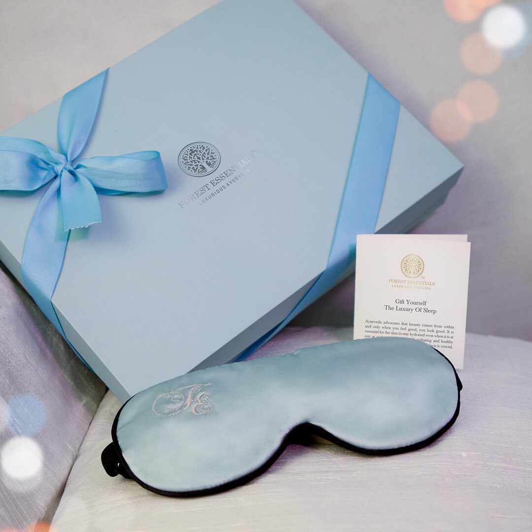 forestessentials - It’s time to sit back and unwind with the #SoundaryaClub #Exclusive annual gesture of care! Stay tuned as we unravel this specially curated, limited edition #GiftBox. Look out for a...