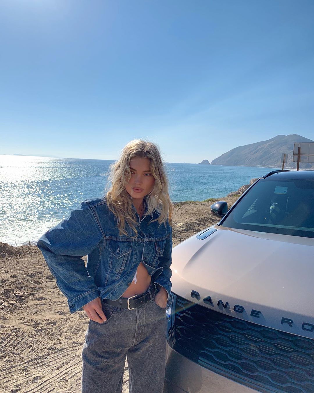 elsa hosk - The best adventures in our @landroverusa 🌊 💙 #landroverusa #ad