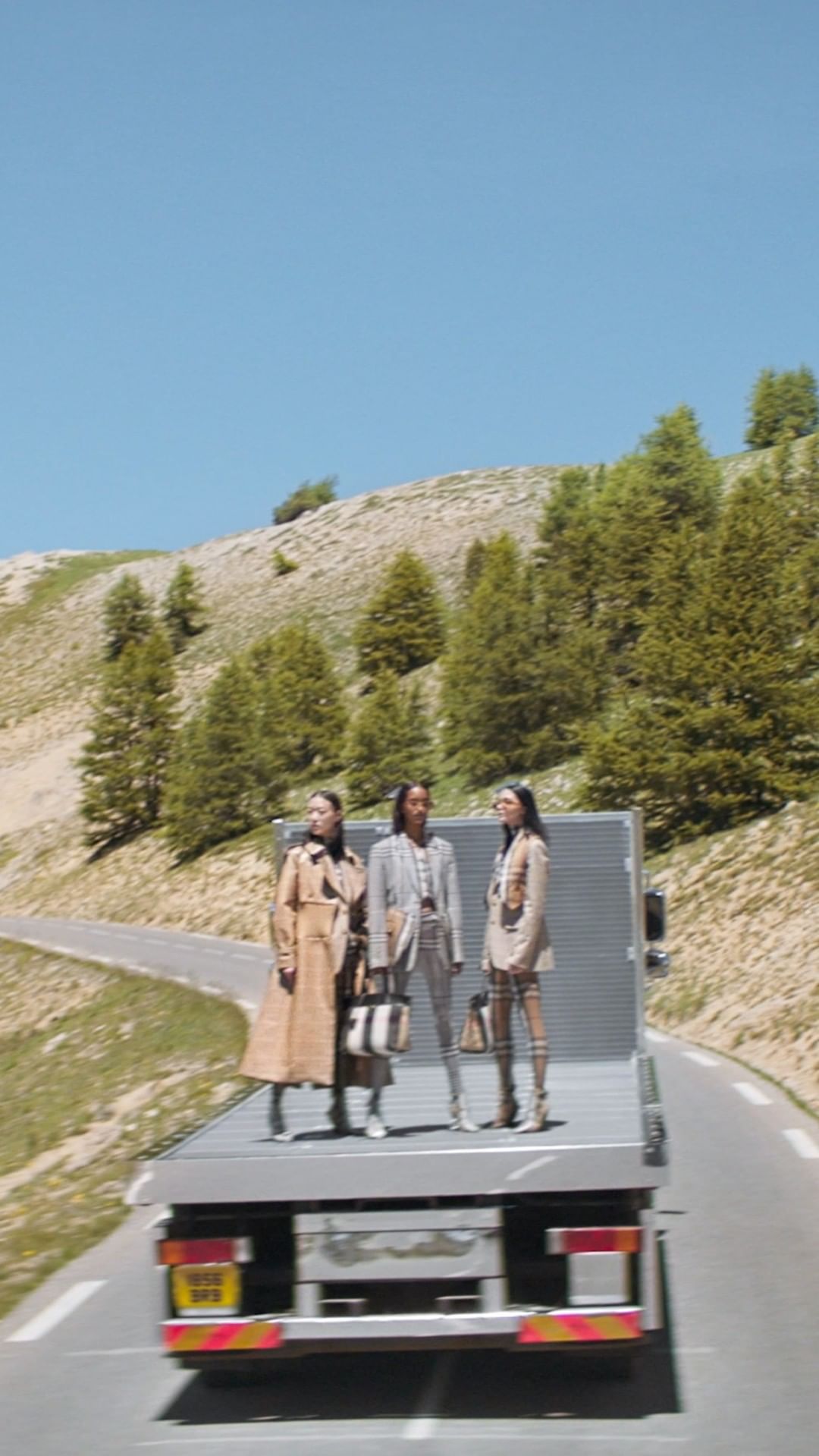 Burberry - #BurberryAutumnWinter20 has arrived. A celebration of our heritage of exploration, captured among the breathtaking beauty of the natural landscape
.
Art direction and storytelling by @Ricca...