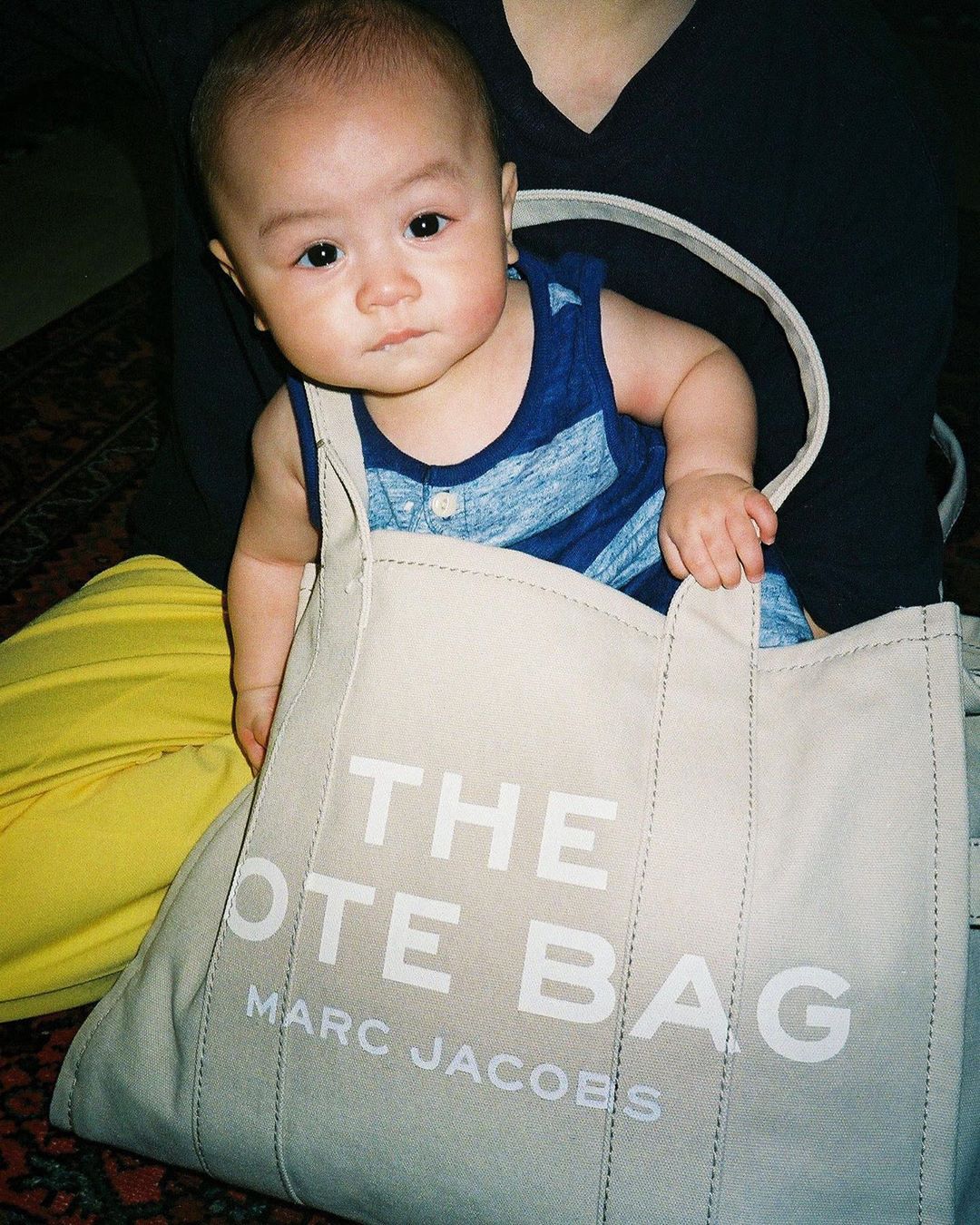 Marc Jacobs - Theo with THE Small Traveler Tote.

Photographed by @MalaCiel

June 14, 2020 in Tokyo, Japan