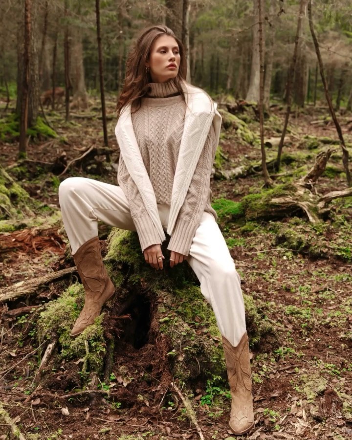 ToBeBlossom.ru - Готовы к долгим прогулкам?🍁
⠀
Новые джемперы, кардиганы и самые уютные платья уже ждут вас на сайте.
⠀
В этом году мы выбрали лучший состав: 50% кашемир, 50% шерсть, чтобы тепло был...