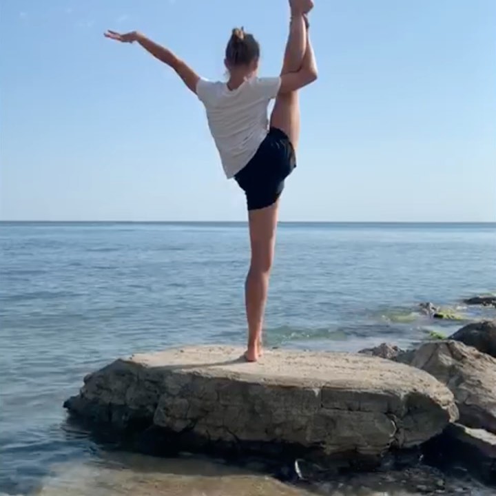 Анастасия Волочкова - Ведь это такое счачтье, когда дети руководствуются  своими наставниками! Я в свою очередь спешу поделиться советами, как приобрести растяжку! Мне было очень приятно, что Виктория...