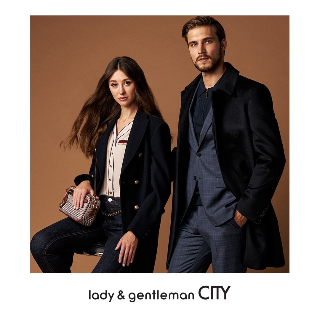 lady & gentleman CITY - ВЕЧНАЯ КЛАССИКА #lgcity 

На ней:
Пальто Alessandro Manzoni - 31 200 Р (Код 365022)
Блузка Korpo Two - 13 250 Р (Код 346700)
Джинсы Korpo - 6 750 Р (Код 354583)
Сумка ORSA – 43...