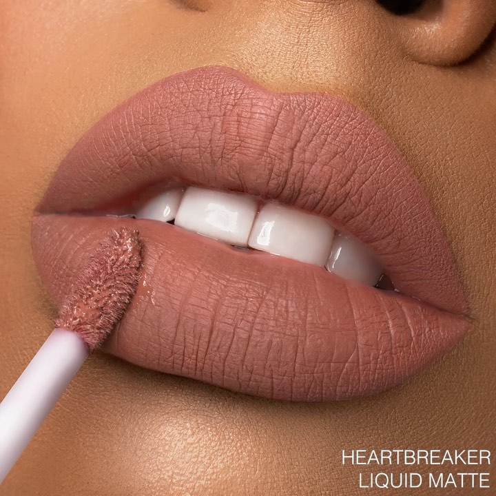 DOSE of COLORS - BREAK SOME HEARTS WITH HEARTBREAKER LIQUID MATTE LIPSTICK - ORIGINALLY FROM OUR MINI HOLIDAY LIP SET!
⠀⠀⠀⠀⠀⠀⠀⠀⠀
#doseofcolors #liquidlipstick #crueltyfreebeauty #veganbeauty