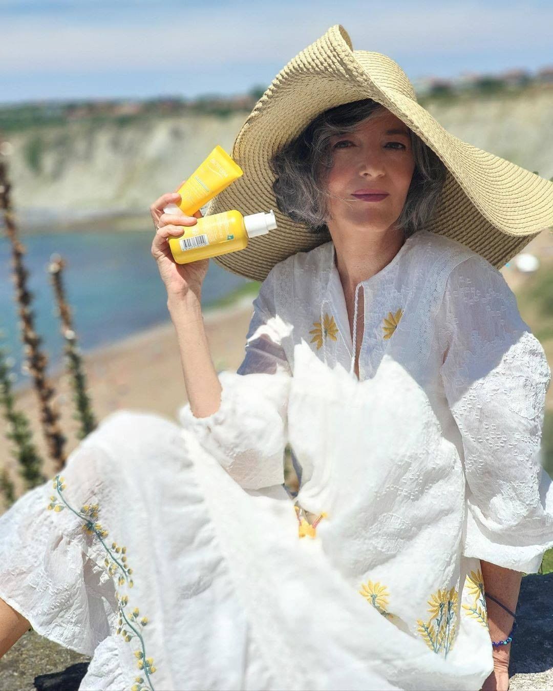 BIOTHERM - This summer you don't have to choose to protect your skin or the ocean, you can do both at the same time! 

Like @carmen_gimeno, when you use our Waterlover eco-labelled Sun Milk, you are c...