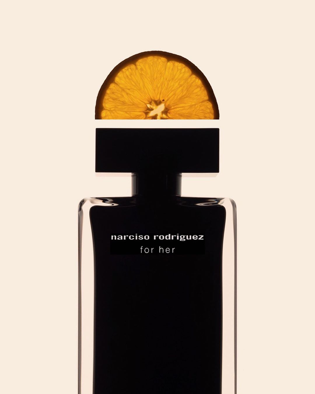 narciso rodriguez - for her: a signature musc with hints of orange blossom is intoxicatingly beautiful.
#forher #narcisorodriguezparfums #parfum #fragrance