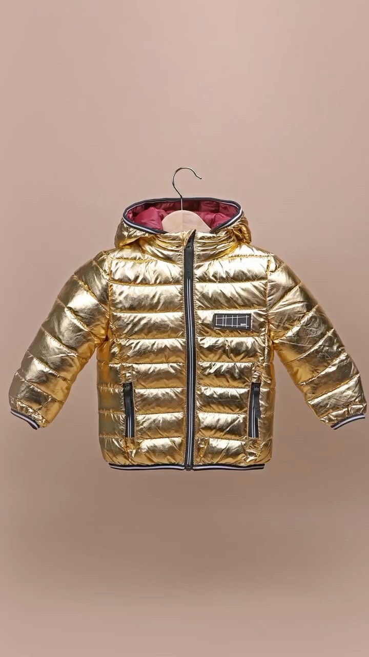 BAMBINIFASHION.COM - What’s your favourite jacket?
Comment below😍
.
.
.
.
.
.
.
#jacket #kids #fashion #kidsfashion #winter #autumn #style #clothes