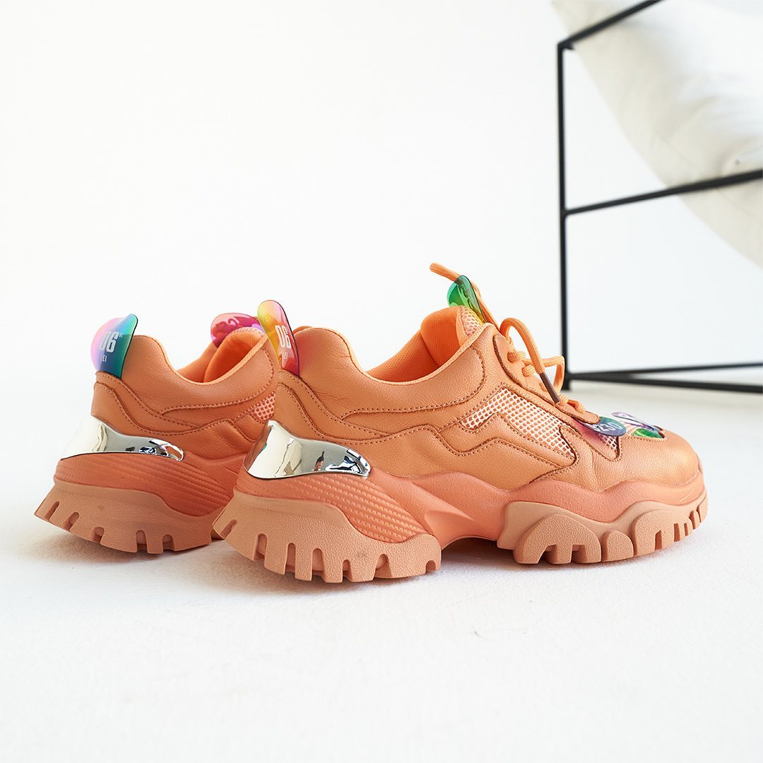CORSOCOMO Shoes & Accessories - 💣NEW!
Кроссовки из кожи персикового цвета - актуальные , удобные , классные!!
Есть ещё в белом цвете!
Оформляйте заказ на нашем сайте😉
@corsocomo
✔️Стоимость:7900₽
✔️CO...