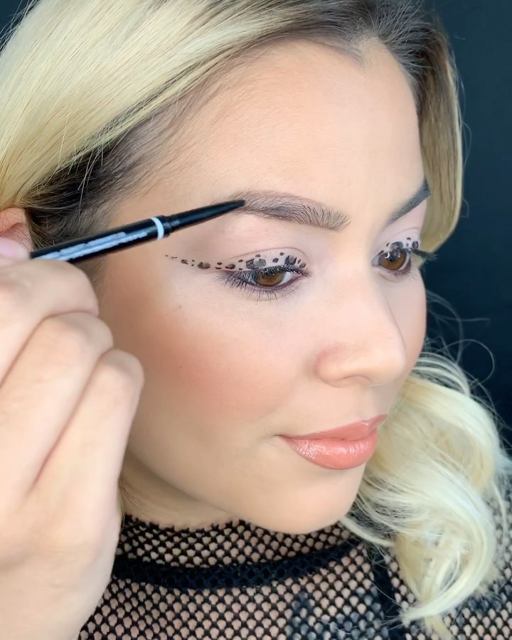 NYX Professional Makeup - #NYXProfessionalMakeup PRO Artist @xoivettea is major #browgoals 🙌 She defines & slays her arches with our Micro Brow Pencil + Control Freak Eyebrow Gel 🔥 • #nyxcosmetics #cr...