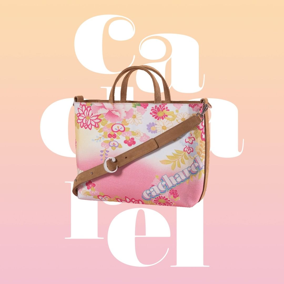 Cacharel - SAC ROSA⁠
♡ imprimé exclusif « Candy Pop »⁠
♡100% fibres naturelles⁠
♡245,00 €⁠
⁠
 À acheter en exclusivité sur Cacharel.fr⠀⠀⠀⠀⠀⠀⠀⠀⠀⁠
⁠
#Cacharel #CacharelParis #NewCo #NewCollection #SS2...