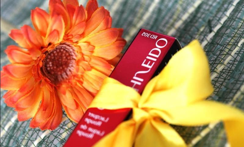 Shiseido Lacquer Rouge RD 305 Ninfa - resenha