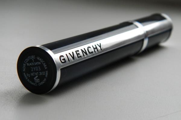 Тушь для ресниц от Givenchy «4 в 1»  Noir Couture Mascara №1 black satin