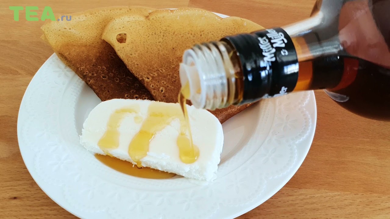На завтрак просто и со вкусом: блинчики и кофе с сиропом "Соленая карамель"