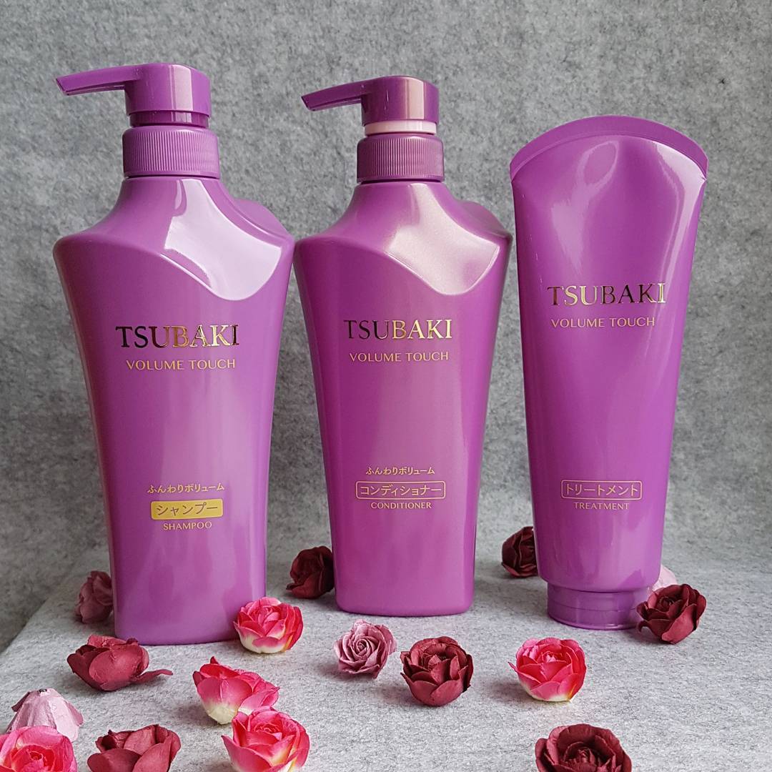 Official Tsubaki Singapore - Have good hair despite the rain! 
Choose Volume Touch Range for enhanced scalp resilence for a healthy scalp and voluminous hair that remains airy and bouncy in this gloom...