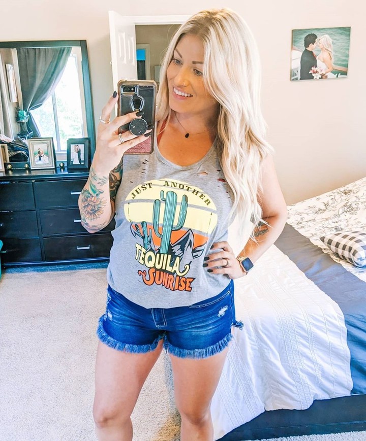 FairySeason - 💙Tequila Day! @monique__smith__ 
✨Product ID:406456
🌟Code:S9 ($9 off over $99)

Link in the bio👆👆👆
#fairyseason #fairyseasonshirts #summeroutfit #tequila #tanktop #womenclothing