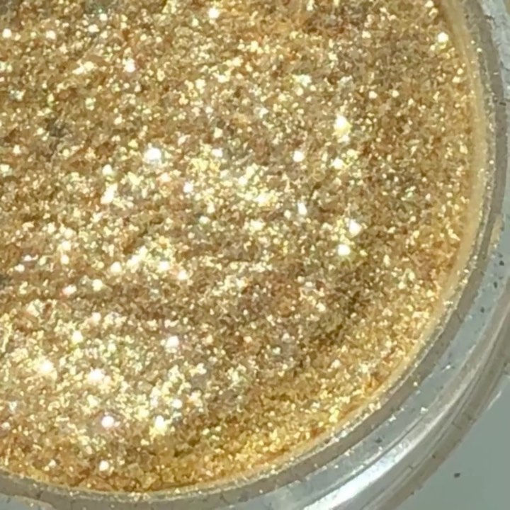 DOSE of COLORS - LUCKY STAR 💫
LOOSE PIGMENT & PRIMER
.
.
.
#doseofcolors #eyedealduo #oddlysatisfying #sparkle