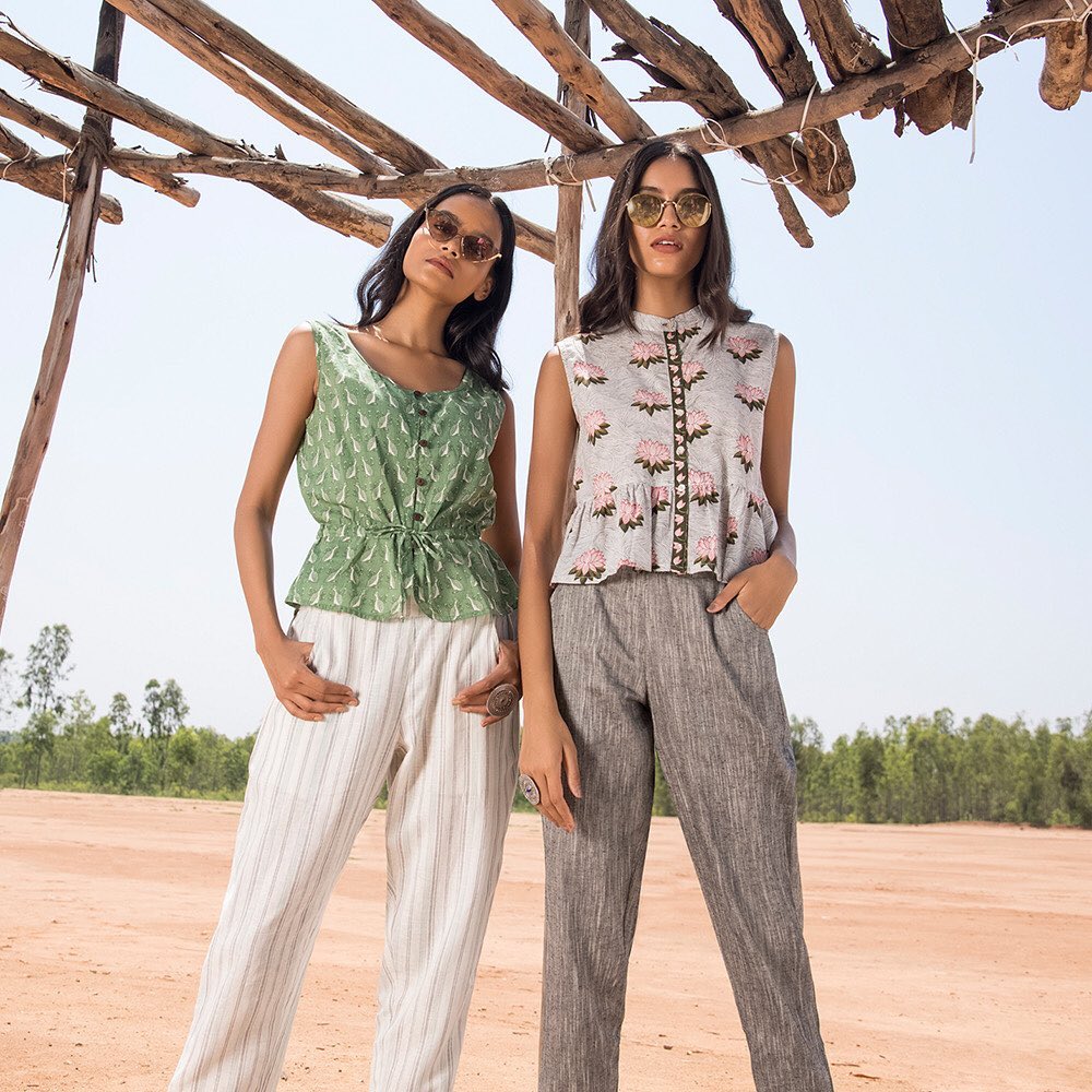 AJIO. com - These Indie picks are meant to top the casualwear style charts!
.
.
Trendy, statement-making Indie styles at up to 70% off – at the Indie Days Sale. Hit #linkinbio to shop now.

#AjioLove...
