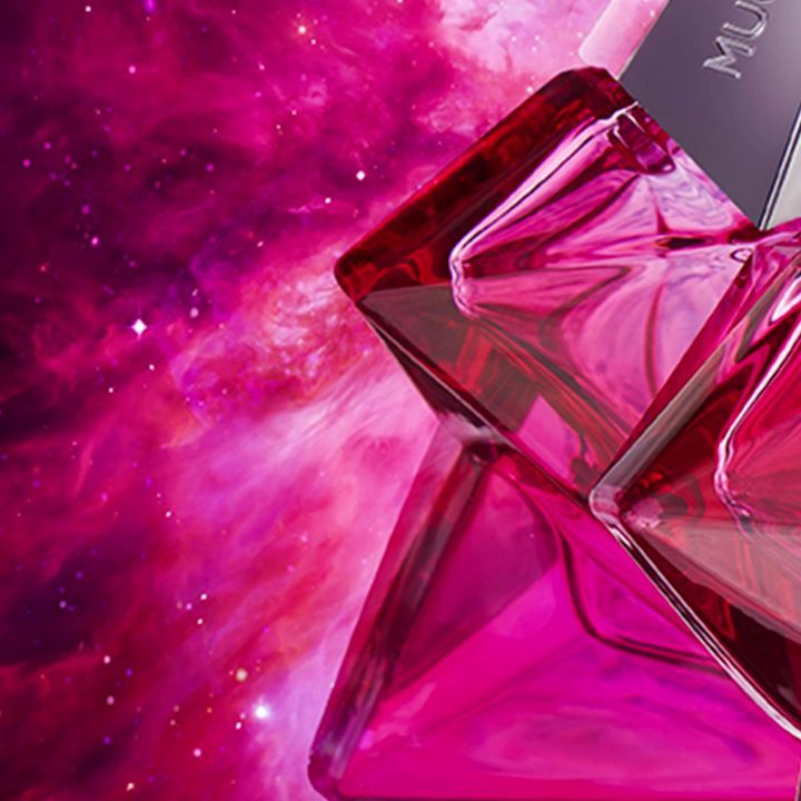 MUGLER - A powerful and addictive fragrance made of vibrant raspberries, combined with notes of lychee. Have you tried it on? 
#MuglerAngelNova #BelieveInDreams #AngelEffect