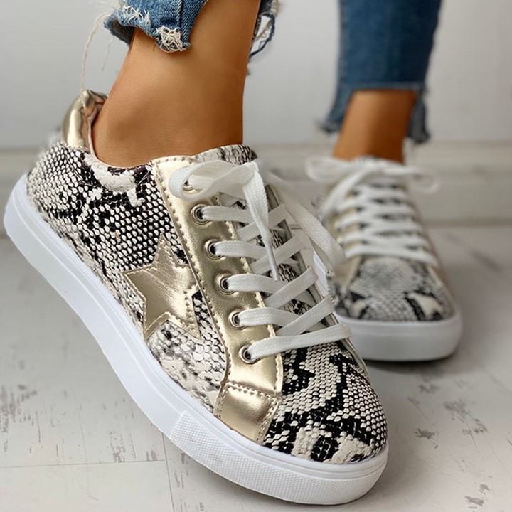 Joyshoetique - Snakeskin Star Design Lace-Up Sneakers 🖤 ⁠
Search🔍:[LZT1373] ⁠
👠www.joyshoetique.com👠⁠
⁠
 #fashion #style #ootd #python #love #instafashion #sneakerhead #sneaker