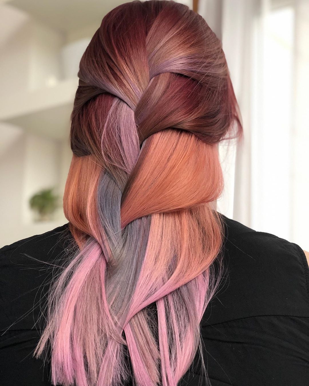 Schwarzkopf Professional - Как насчет уникальных образов? Пэчворк с #CHROMAID в розовых тонах от @diana.millere 💕🌸
Формула:
1. Pink + 6-88 + Clear
2.  Pink + Clear
3. Purple + 6-12 + Clear
4. 9,5-1 +...