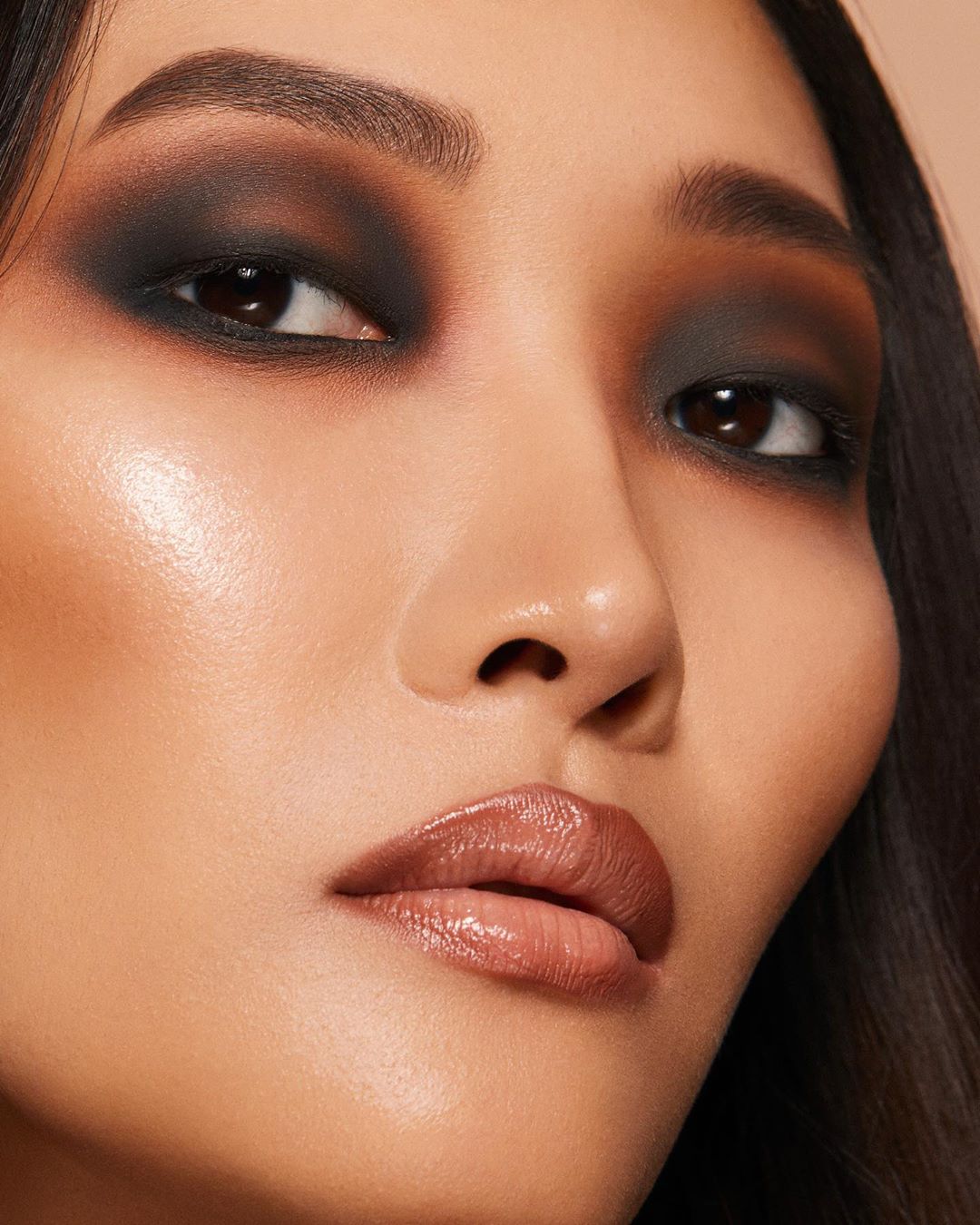 NARS Cosmetics - Glow up. Stare down. 

Shop the look:
High-Pigment Longwear Eyeliner - Mambo 
High-Pigment Longwear Eyeliner - Via Veneto 
Afterglow Eyeshadow Palette 
Afterglow Overlust Cheek Palett...