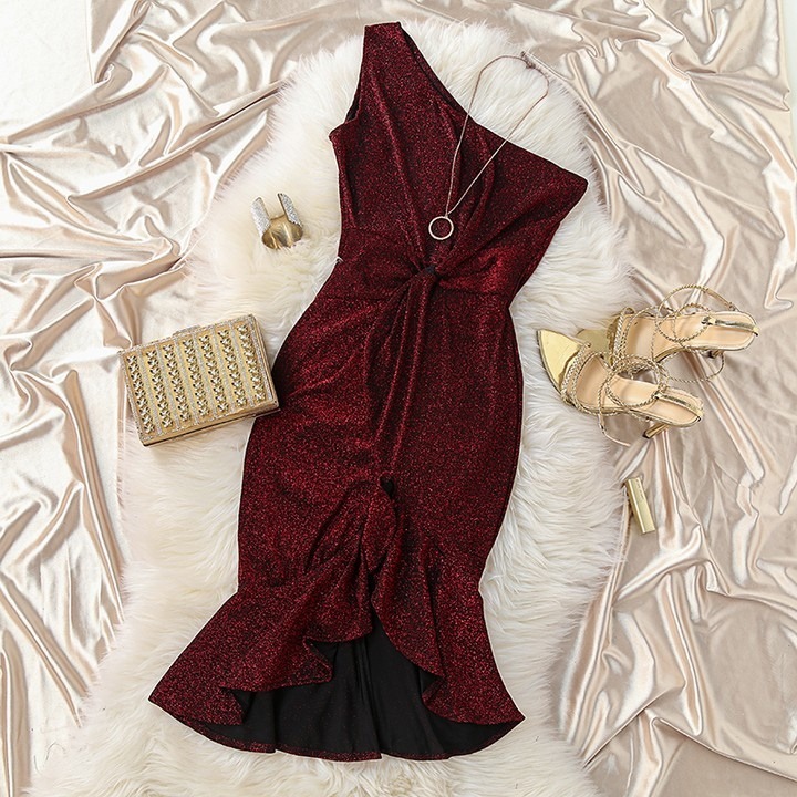 Chic Me - Glitter One Shoulder Twisted Ruffled Dress⁠
🔍"LZJ0531"⁠
Shop: ChicMe.com⁠
⁠
#chicmeofficial #fashion #ootd #style #chic #fashionmoment #love #TagsForLikes #like4like #look #instalike #bestof...