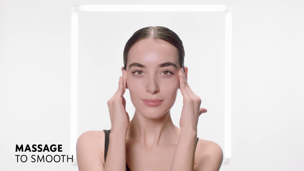 YVES SAINT LAURENT: HOW TO APPLY PURE SHOTS LINES AWAY SERUM