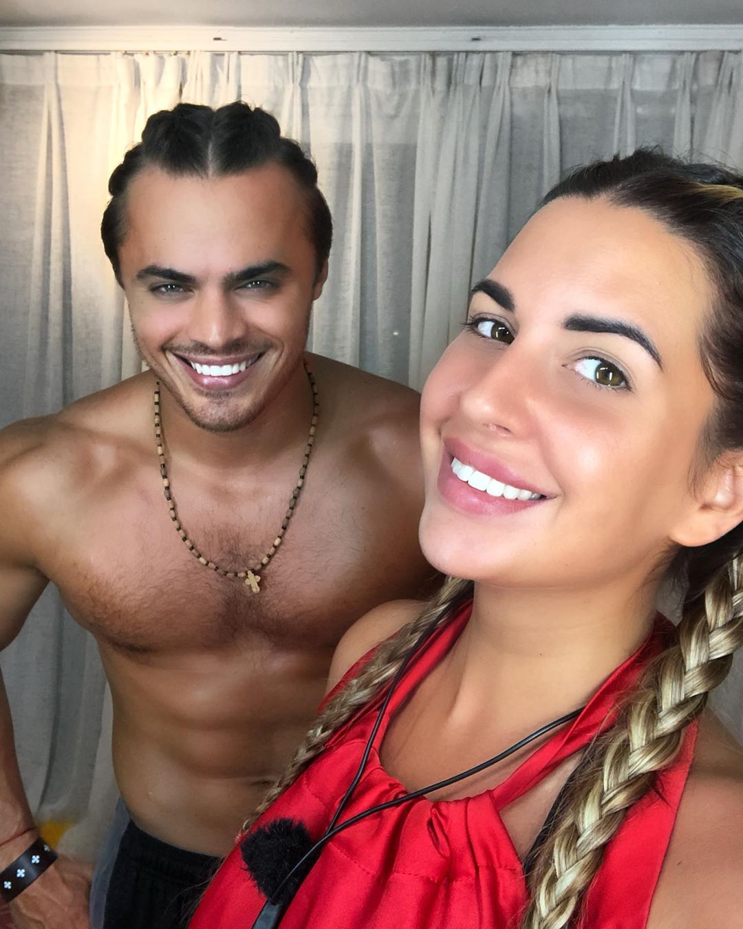  - Теперь у нас и косички парные😊 не только вещи)))
Как вам?)