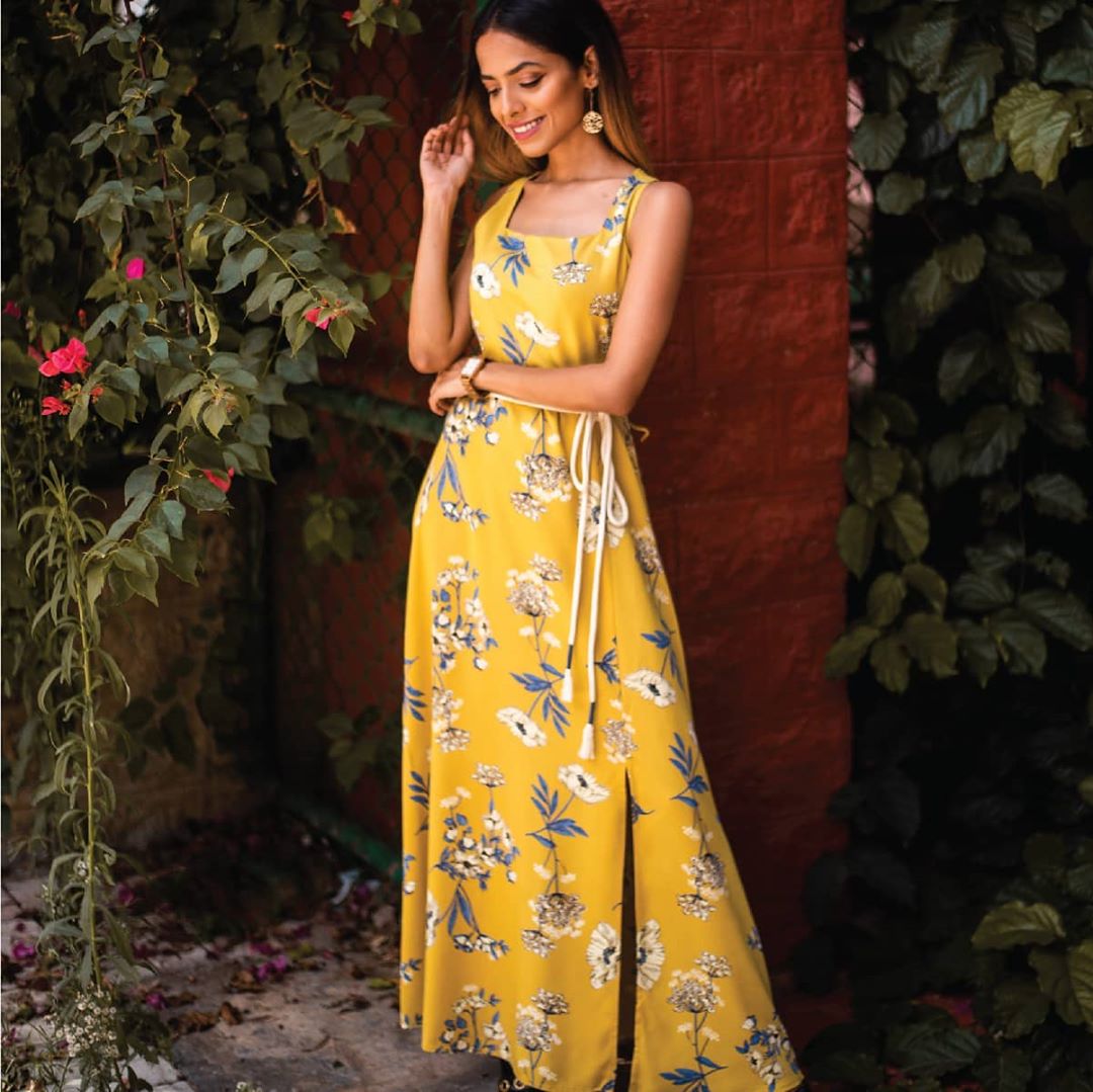 Sisley Dresses Maxi Yellow.